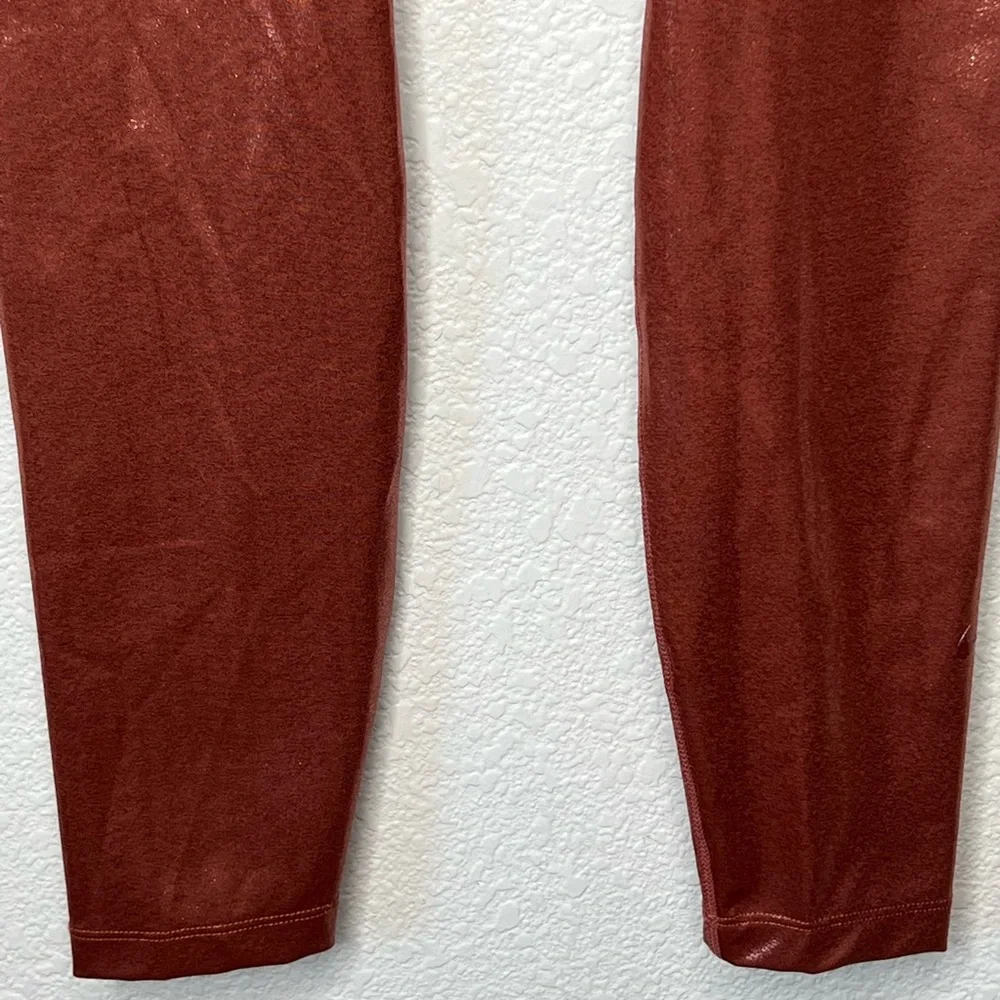 The Nike One Tight Fit Mid Rise 7/8 Length Shimmer Leggings Sz S Polyester Blend - Picture 6 of 13